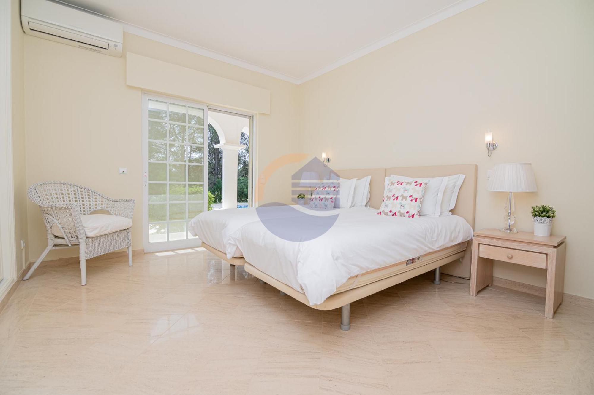 Villa Luxury Suites, Heated Outdoor Pool 포티마오 외부 사진